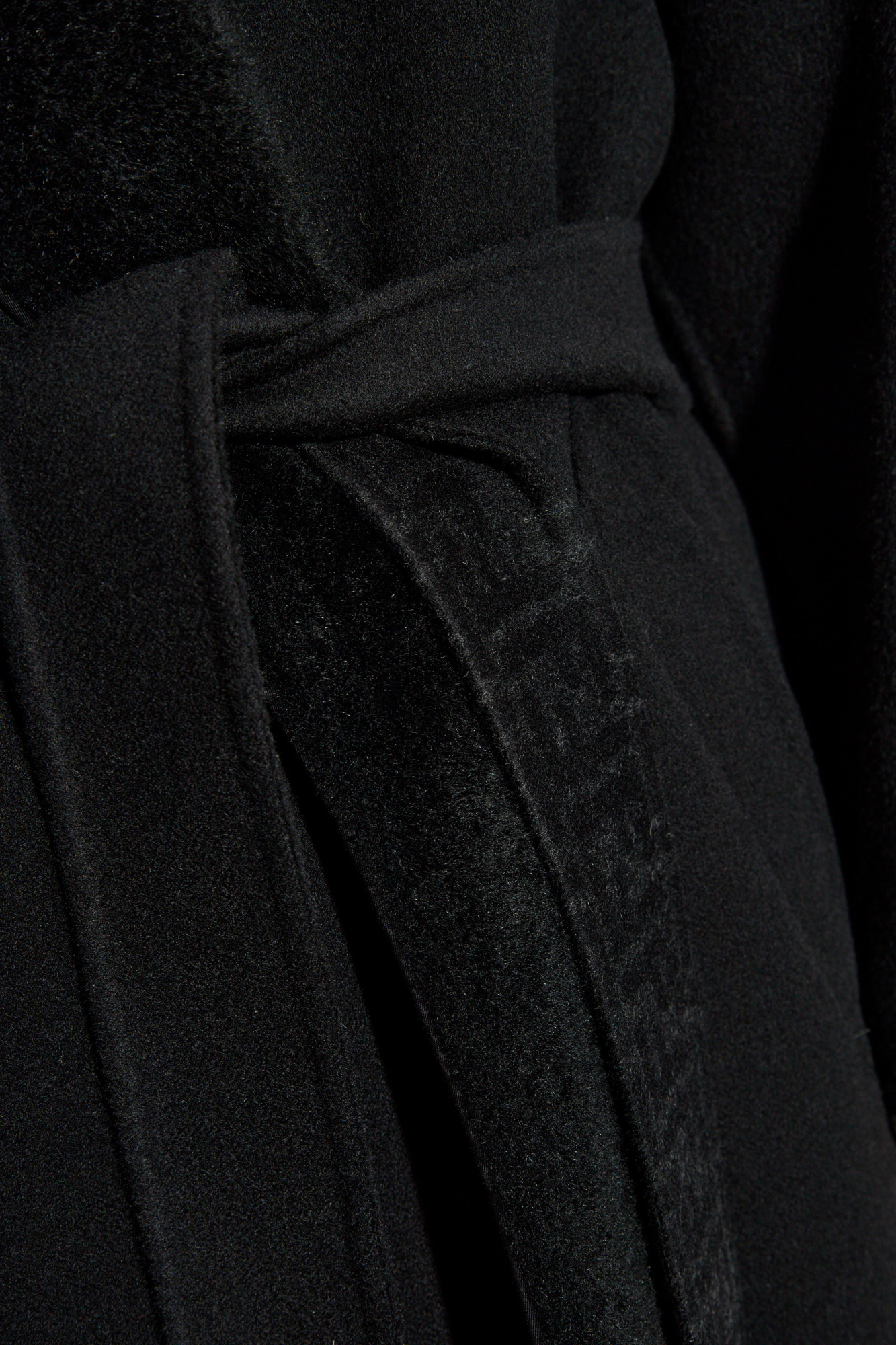 Fendi Virgin Wool Coat with Lamb Fur Detail - Image 5