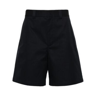 Gucci Classic Cotton Bermuda Shorts with Monochrome Design and Versatile Fit