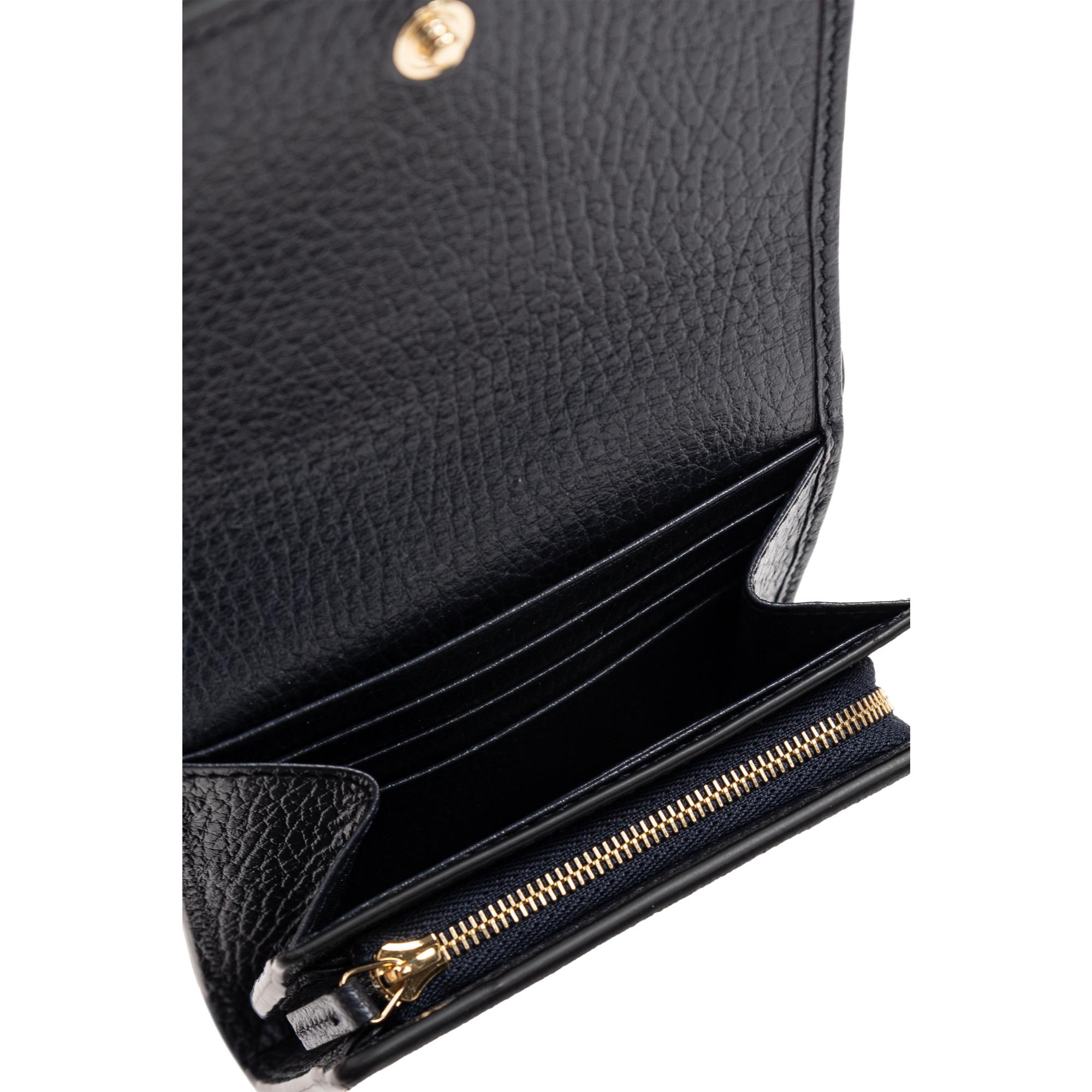 Gucci Luxury Leather Trifold Wallet with Magnetic Flap and Logo Detail - Image 5