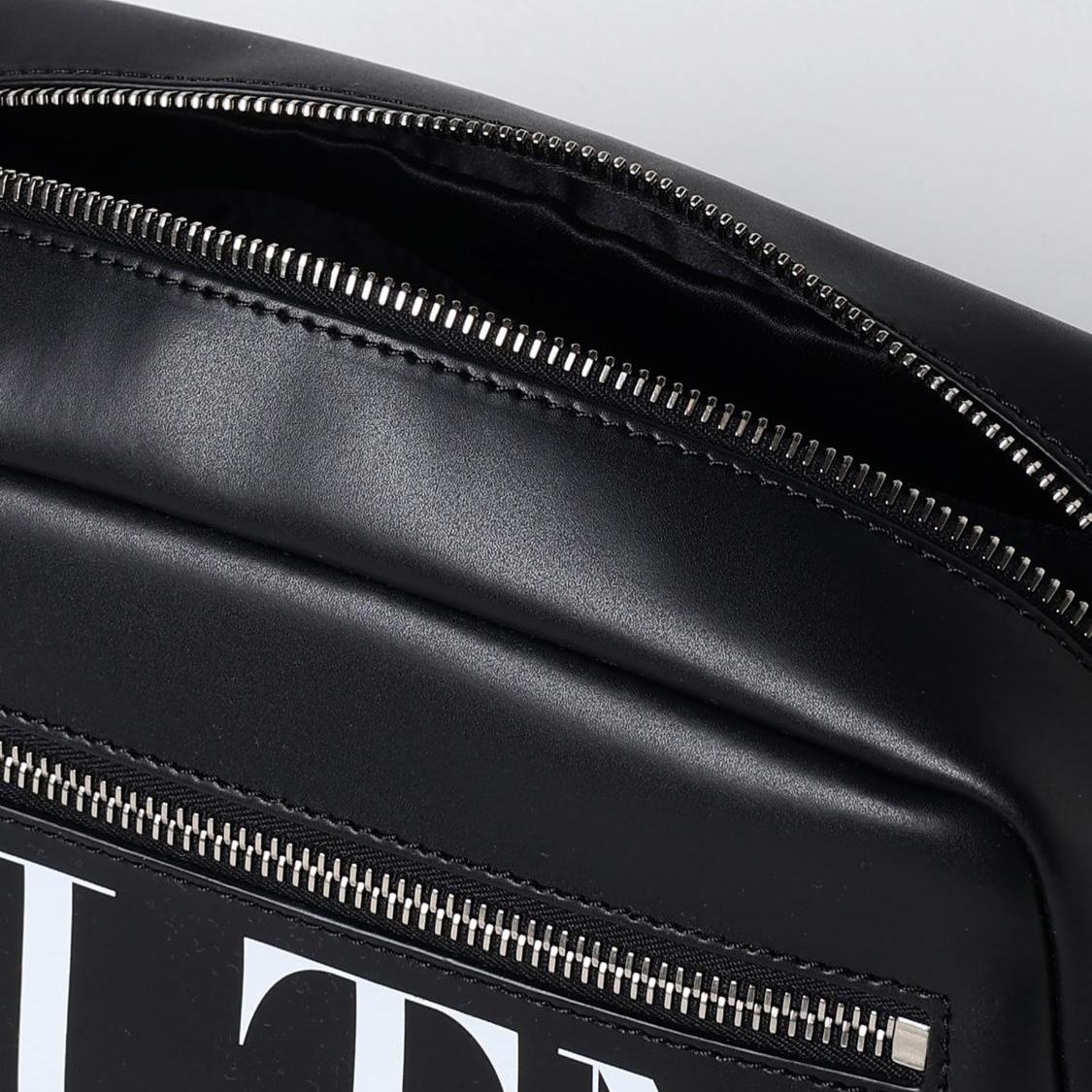 Valentino Garavani Calfskin Medium VLTN Beauty Case - Image 5