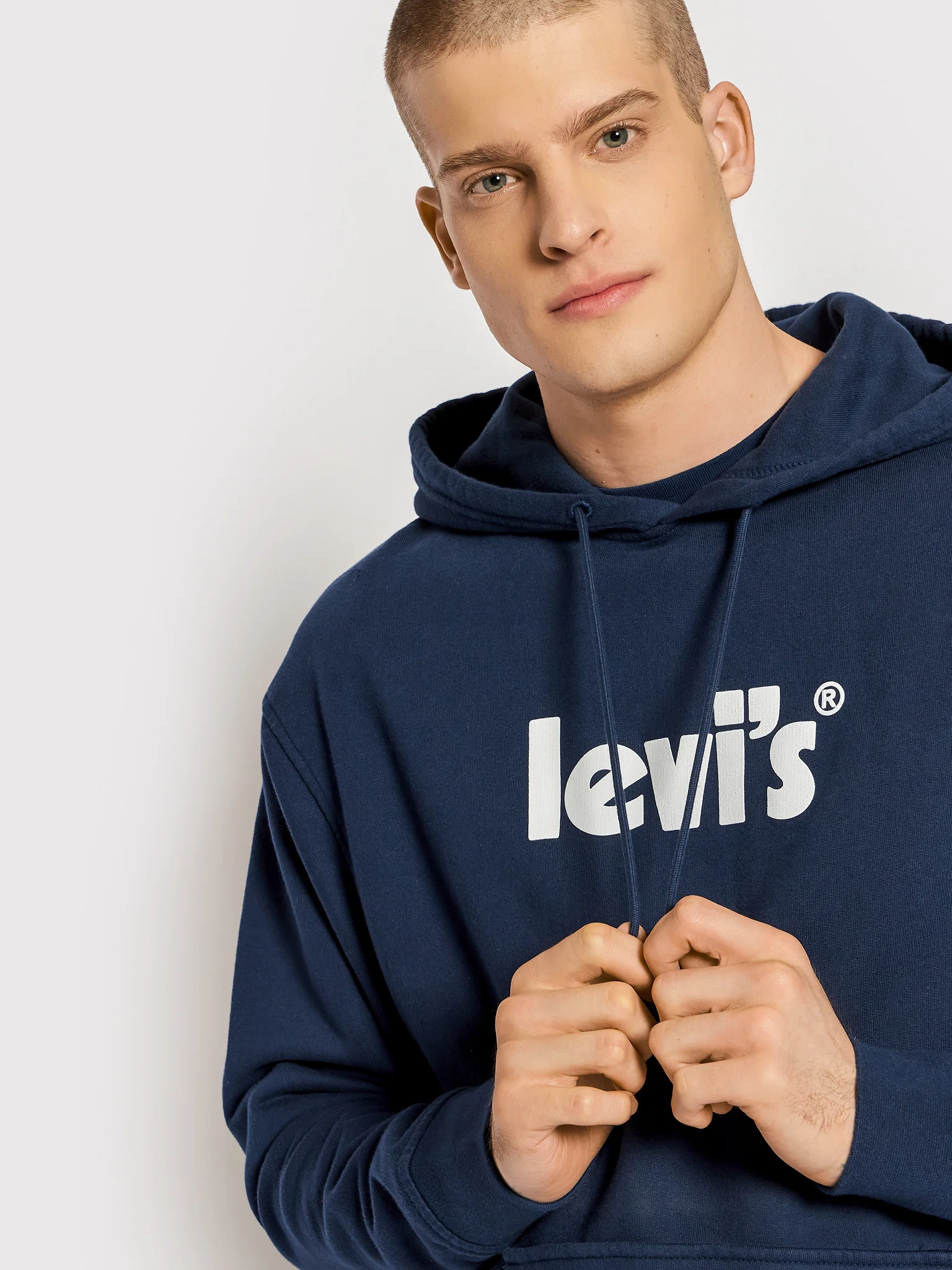 Levi’s Men's Plain Blue Hooded Sweatshirt for Spring/Summer - Image 4