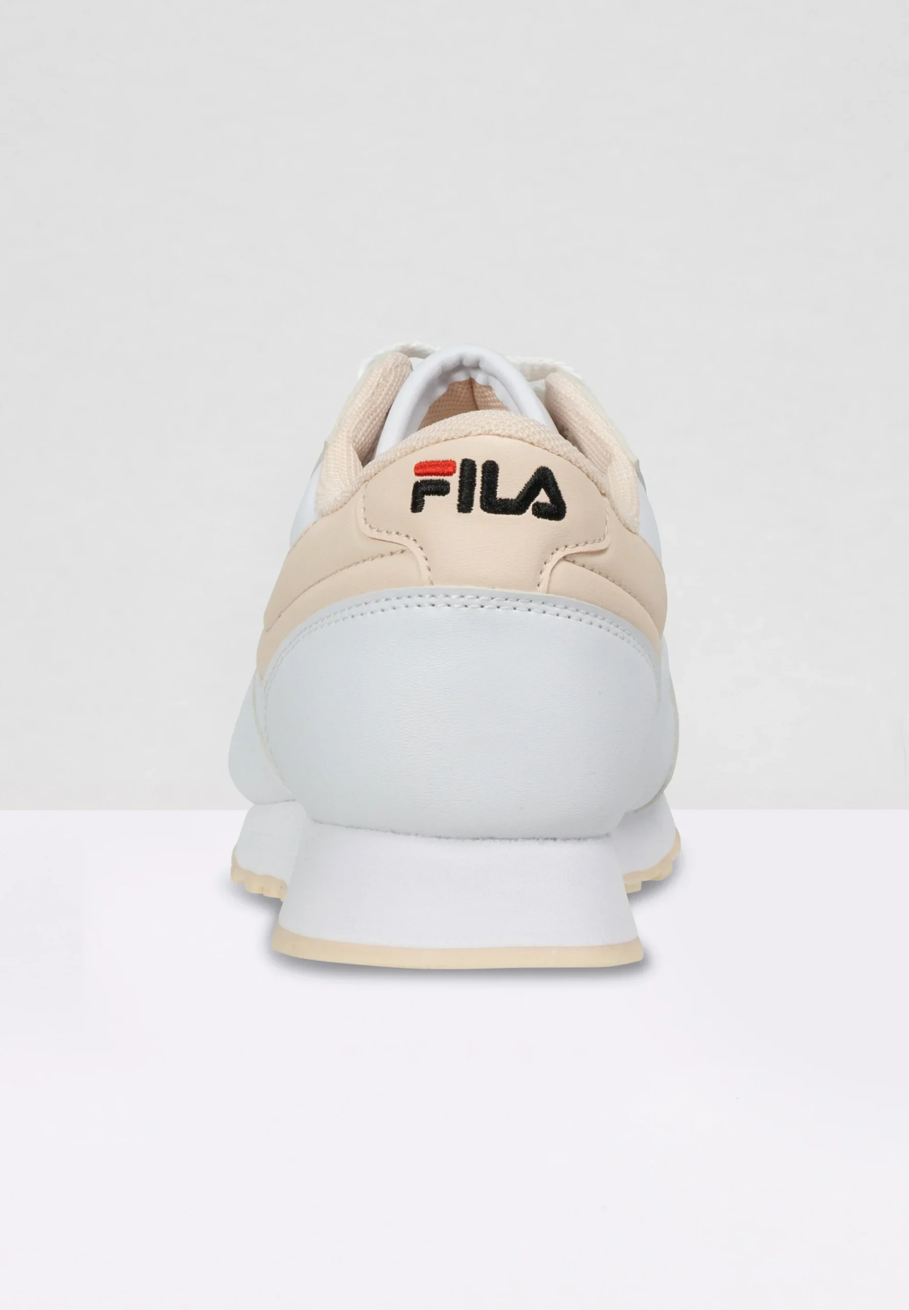Fila White Sports Sneakers with Contrasting Sole - Image 5