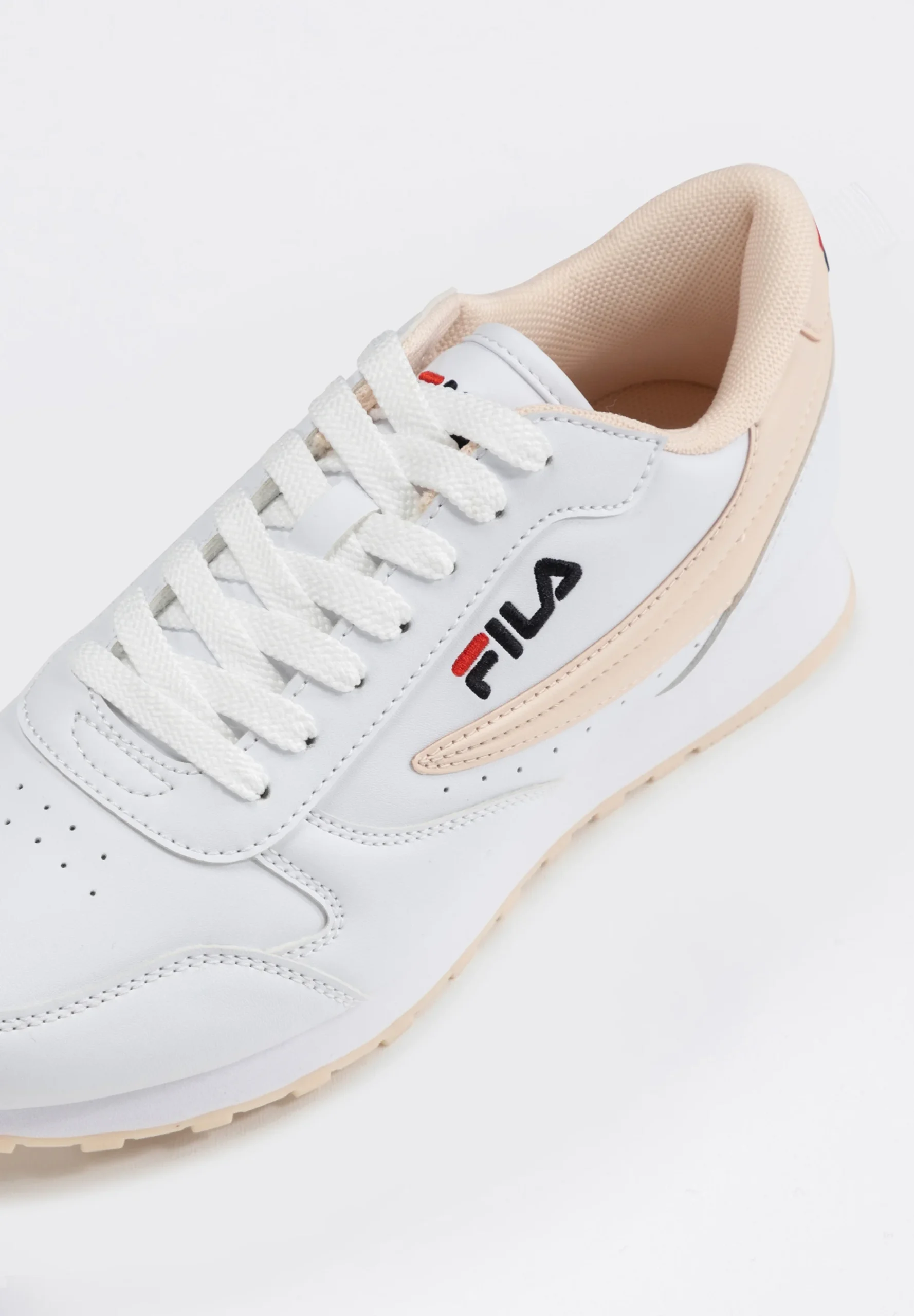 Fila White Sports Sneakers with Contrasting Sole - Image 6