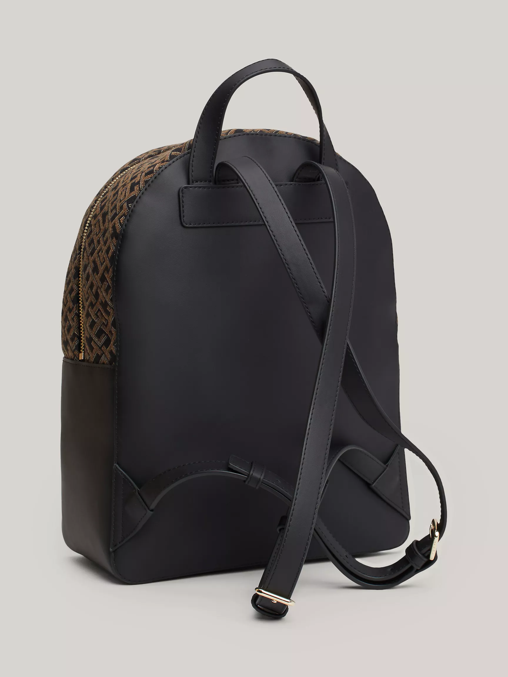 Tommy Hilfiger Women's Black Fall/Winter Zip Bag - Image 5