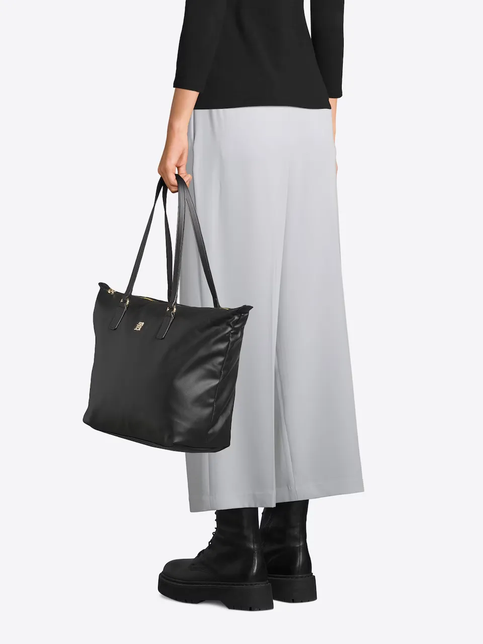 Tommy Hilfiger Women’s Black Handbag - Image 4