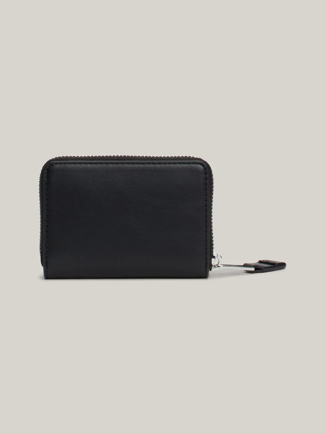 Tommy Hilfiger Women's Black Plain Zip Wallet - Image 3