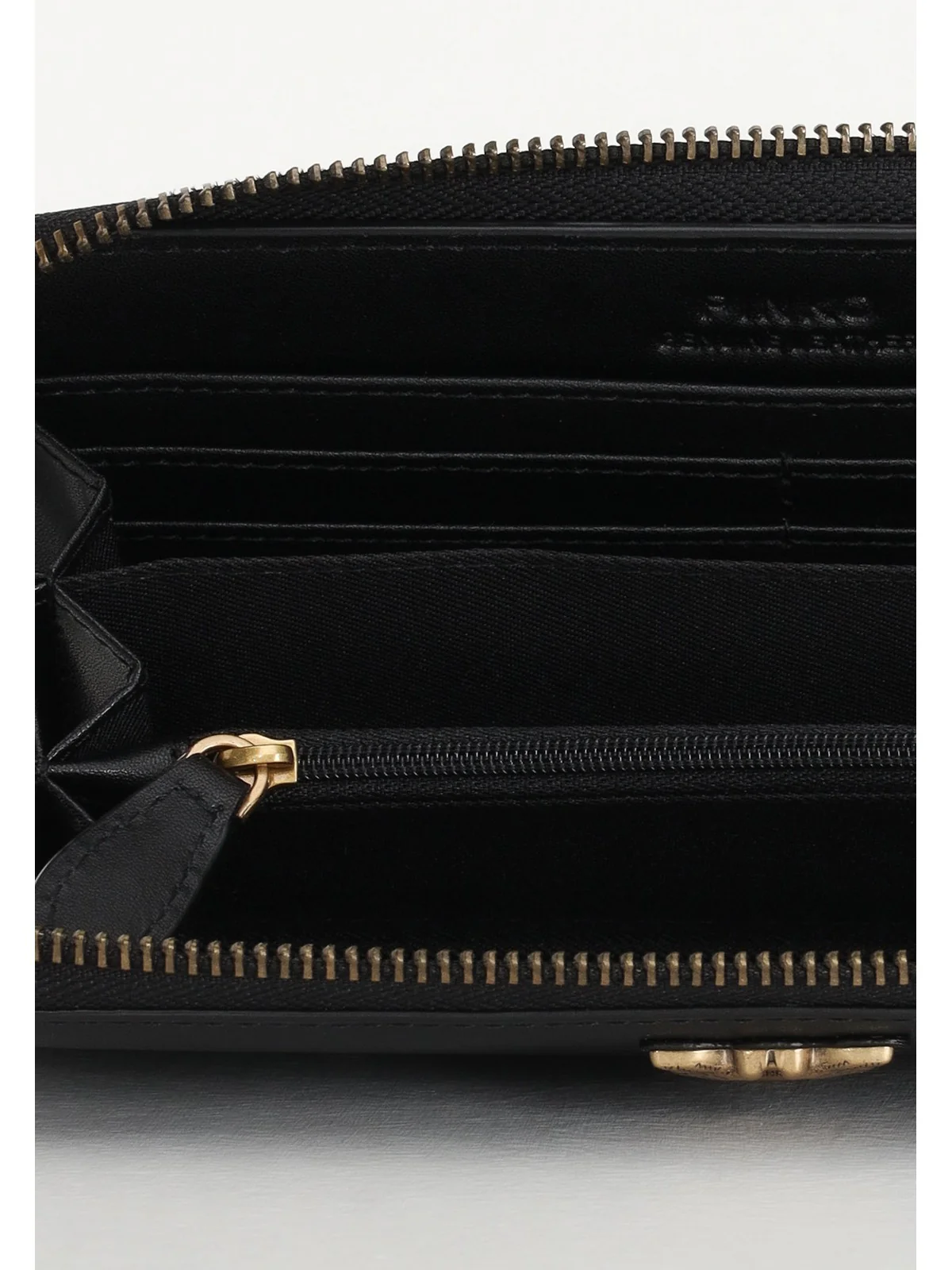 Pinko Women's Black Leather Wallet with Zip Closure - Image 4