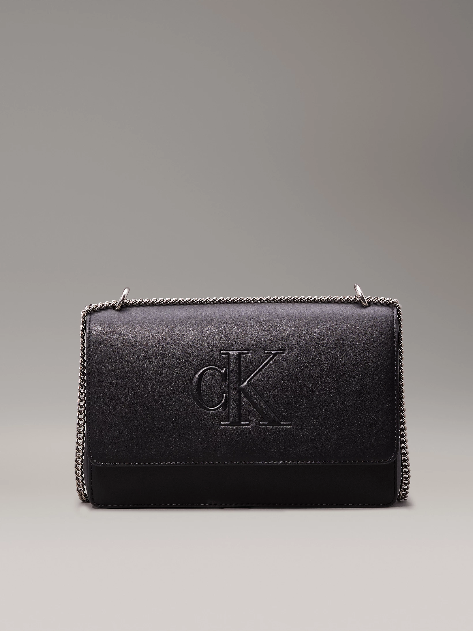Calvin Klein Jeans Women's Black Shoulder Bag - Image 3