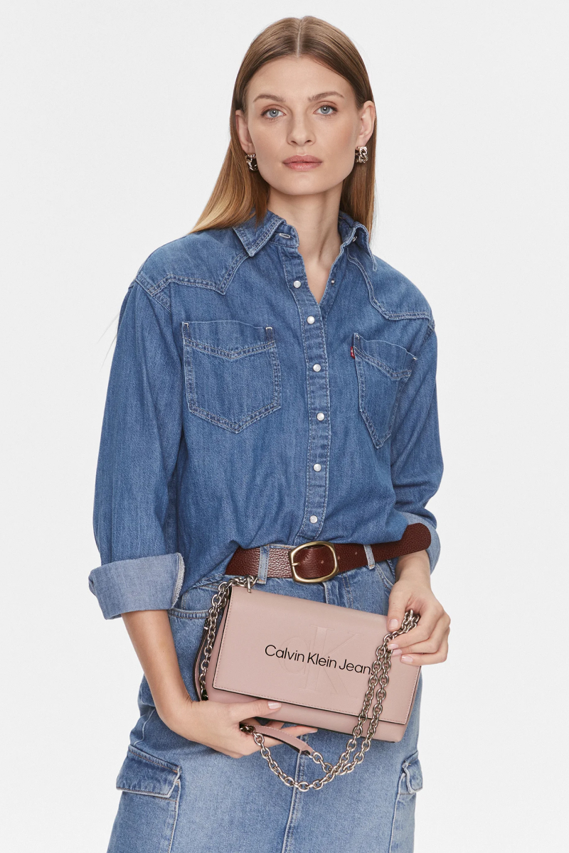 Calvin Klein Jeans Women's Pink Shoulder Bag with Clip Fastening - Image 6