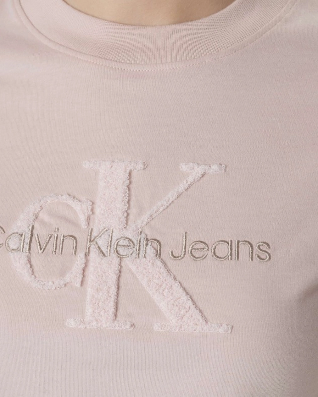 Calvin Klein Jeans Women’s Pink Printed T-Shirt - Image 3