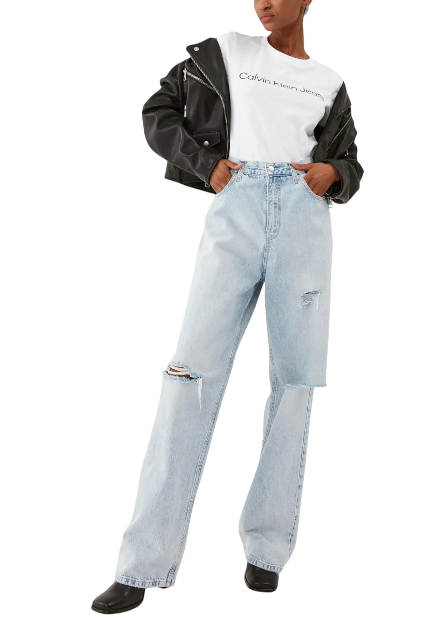 Calvin Klein Jeans Women’s White and Black Plain T-Shirt - Image 4